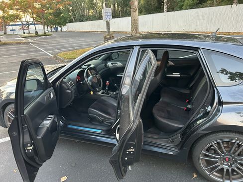 Used 2010 Subaru Impreza WRX STI image 9