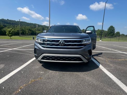 Used 2021 Volkswagen Atlas Cross Sport S image 2