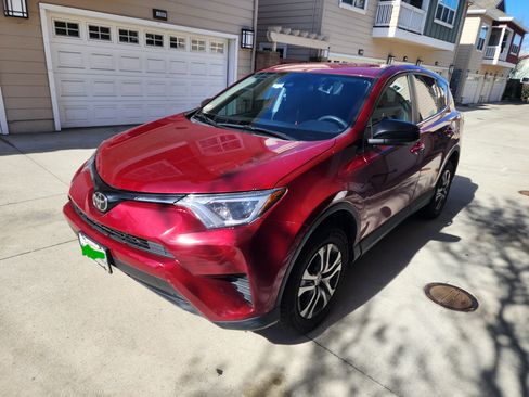 Used 2018 Toyota RAV4 LE w/ All Weather Liner Package image 1