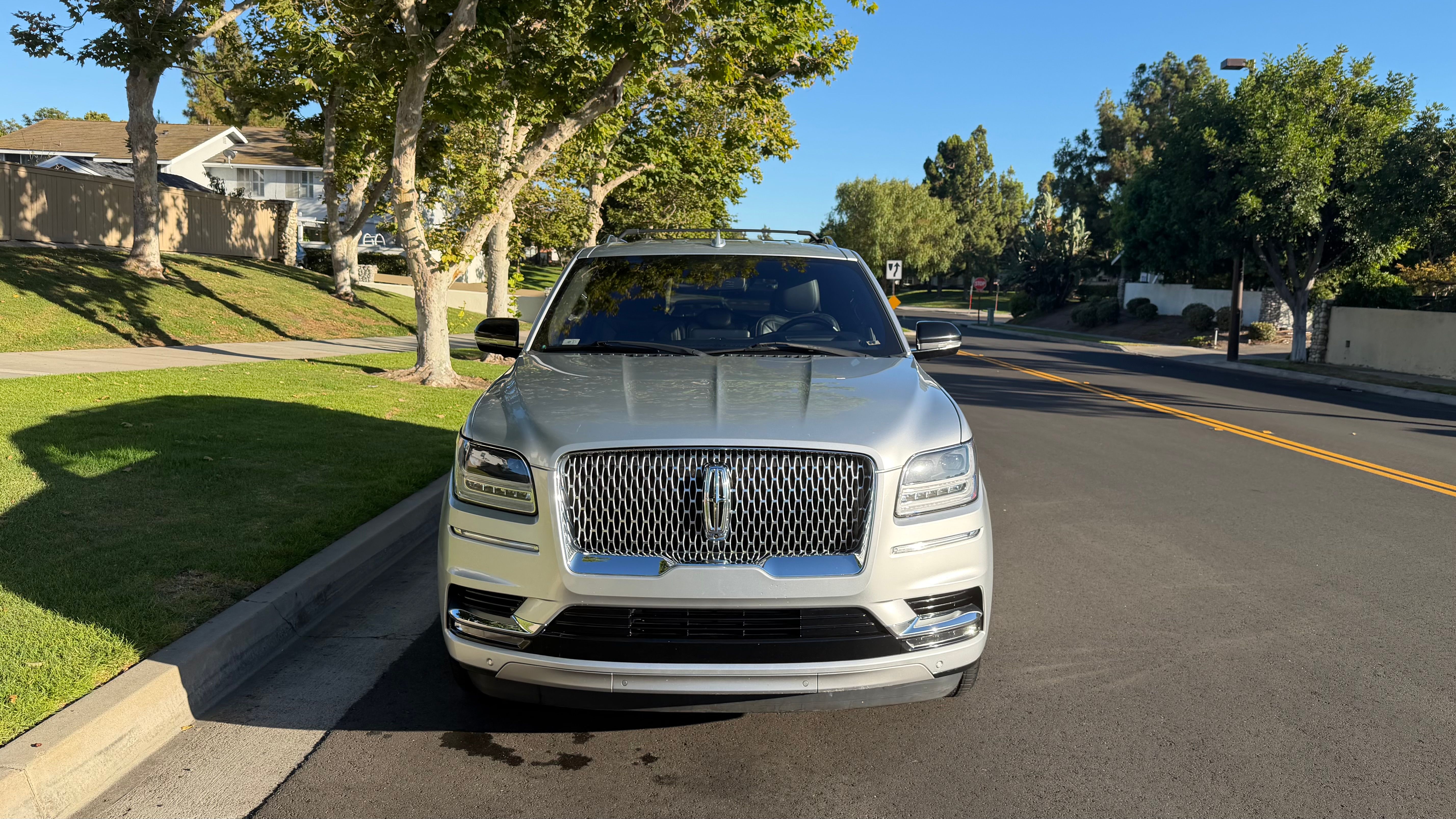 Used 2018 Lincoln Navigator Select w/ Technology Package AWD/4WD image 5