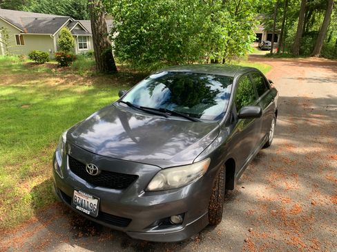 Used 2010 Toyota Corolla LE FWD image 5