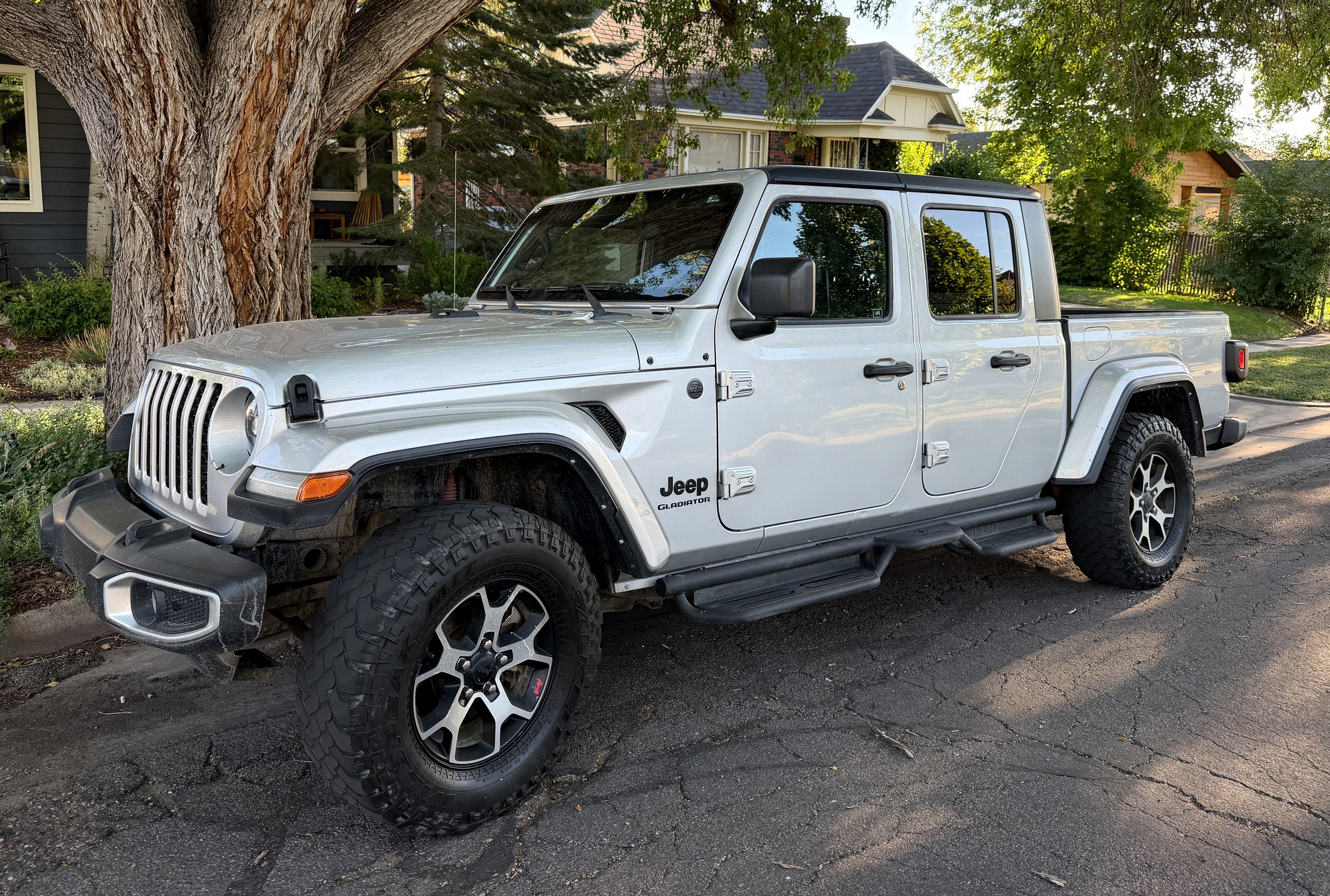 Used 2022 Jeep Gladiator Sport AWD/4WD image 1