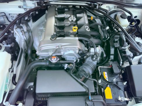 Used 2016 MAZDA MX-5 Miata Club w/ Brembo/BBS Package image 12