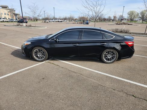 Used 2016 Toyota Avalon XLE image 2