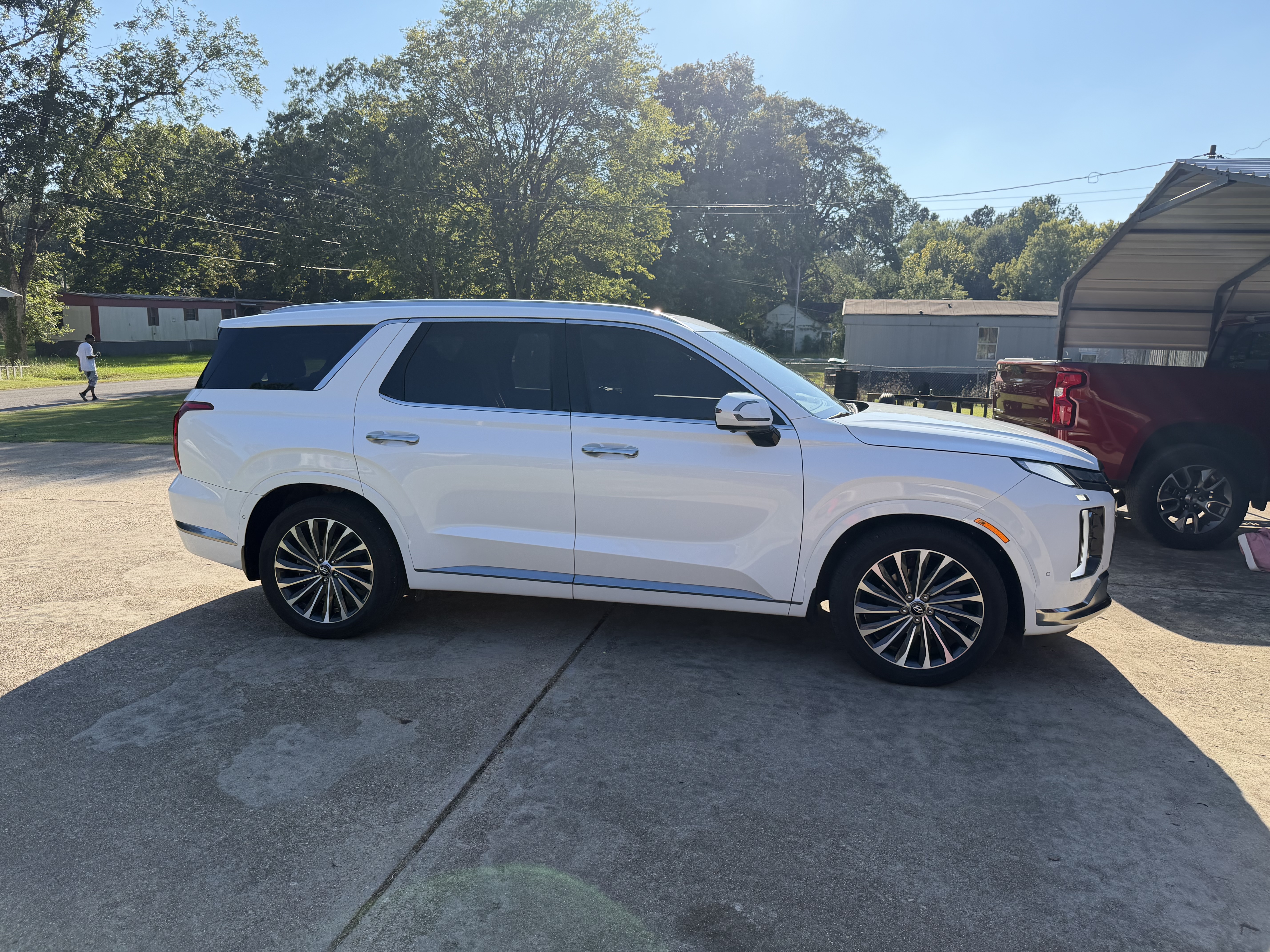 Used 2023 Hyundai Palisade Calligraphy FWD image 1