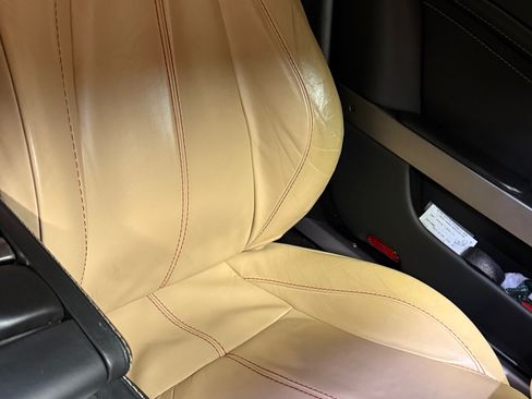 Used 2010 Aston Martin V8 Vantage Roadster image 19