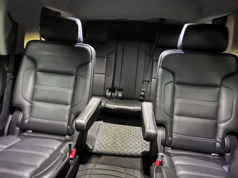 Used 2020 GMC Yukon Denali RWD image 11