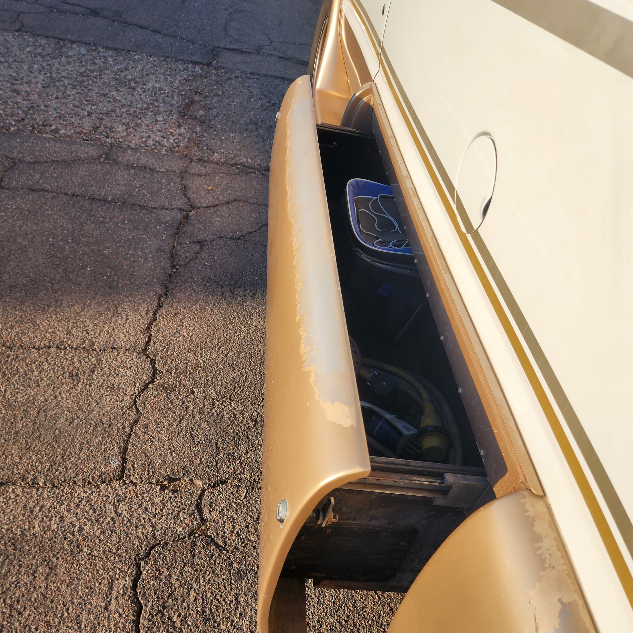 Used 2006 Ford E-350 and Econoline 350 Extended Super Duty RWD image 13