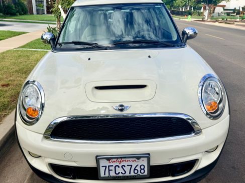 Used 2014 MINI Cooper Clubman S FWD image 4