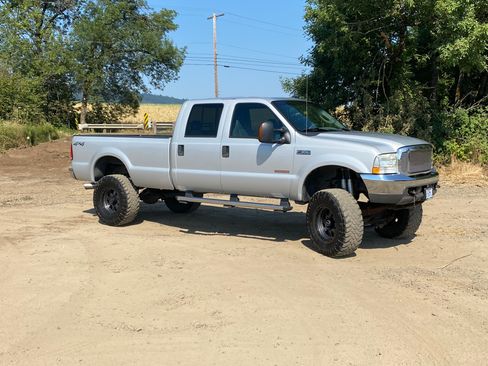 Used 2004 Ford F350 Lariat image 1