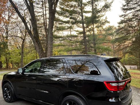 Used 2023 Dodge Durango SXT w/ SXT Blacktop Group image 2