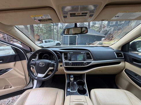 Used 2016 Toyota Highlander XLE image 12
