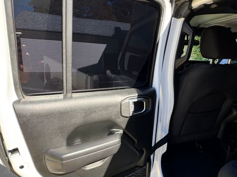 Used 2018 Jeep Wrangler Unlimited Sport S image 10