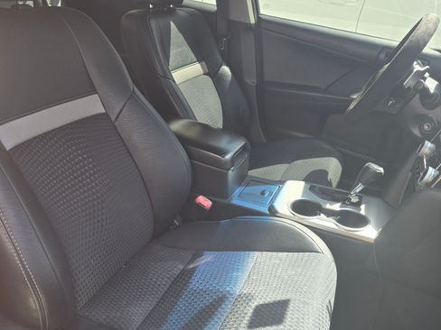 Used 2014 Toyota Camry SE image 5