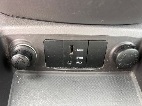 Used 2011 Hyundai Santa Fe GLS AWD/4WD image 12