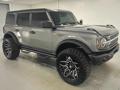 Used 2022 Ford Bronco Badlands image 2