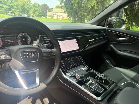 Used 2022 Audi Q8 Premium Plus w/ Premium Plus Package AWD/4WD image 11