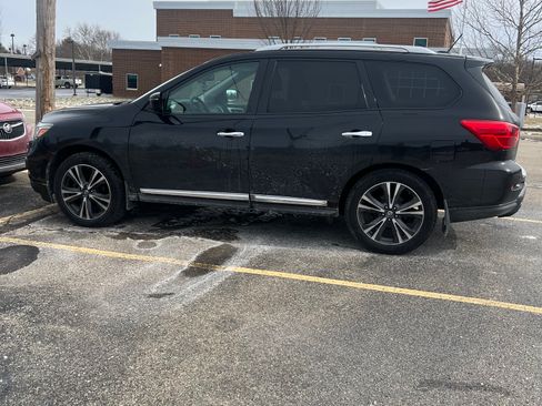 Used 2017 Nissan Pathfinder Platinum w/ Cargo Package image 1