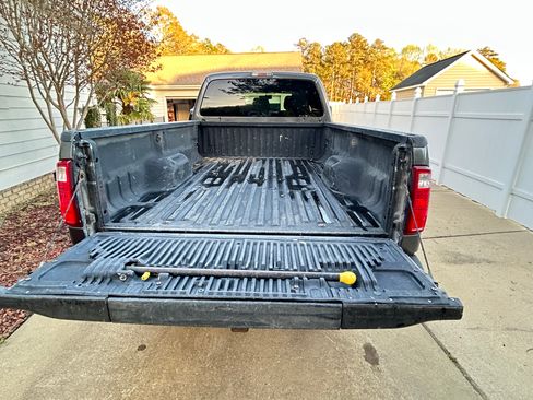 Used 2016 Ford F250 XLT w/ FX4 Off-Road Package image 8