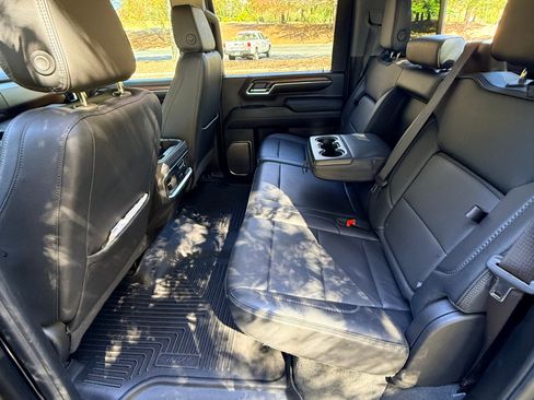 Used 2024 GMC Sierra 2500 Denali w/ Denali Reserve Package image 4