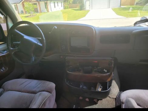 Used 1998 Chevrolet Express 1500 Van image 10