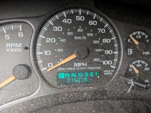 Used 2000 Chevrolet Suburban LS w/ LS Preferred Equipment Group image 9