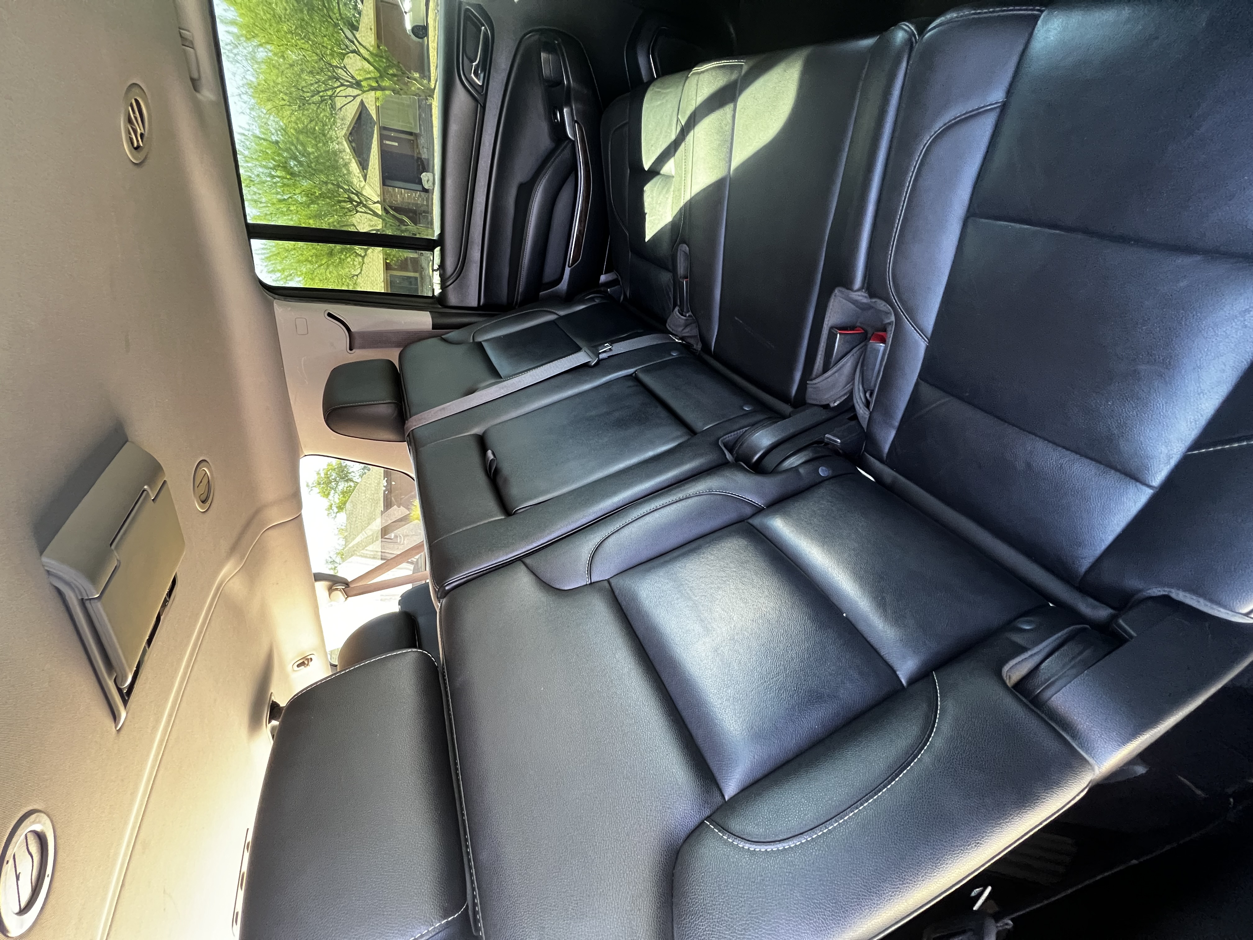 Used 2015 Chevrolet Suburban LT RWD image 10