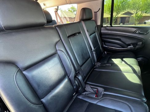 Used 2015 Chevrolet Suburban LT RWD image 10