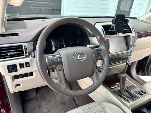 Used 2010 Lexus GX 460 image 10