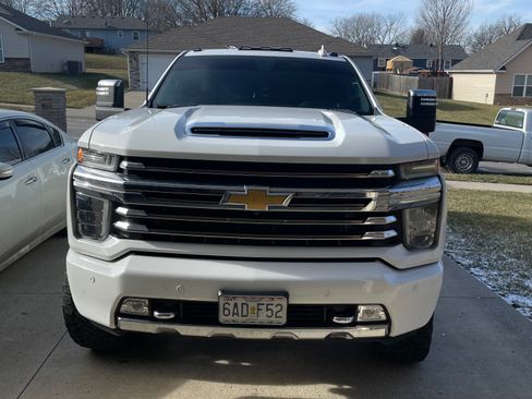 Used 2020 Chevrolet Silverado 2500 High Country w/ Z71 Off-Road Package image 5