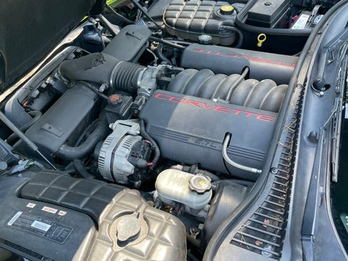 Used 1999 Chevrolet Corvette Coupe w/ Memory Pkg RWD image 10