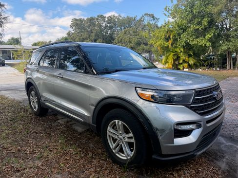 Used 2021 Ford Explorer XLT w/ Equipment Group 202A image 1