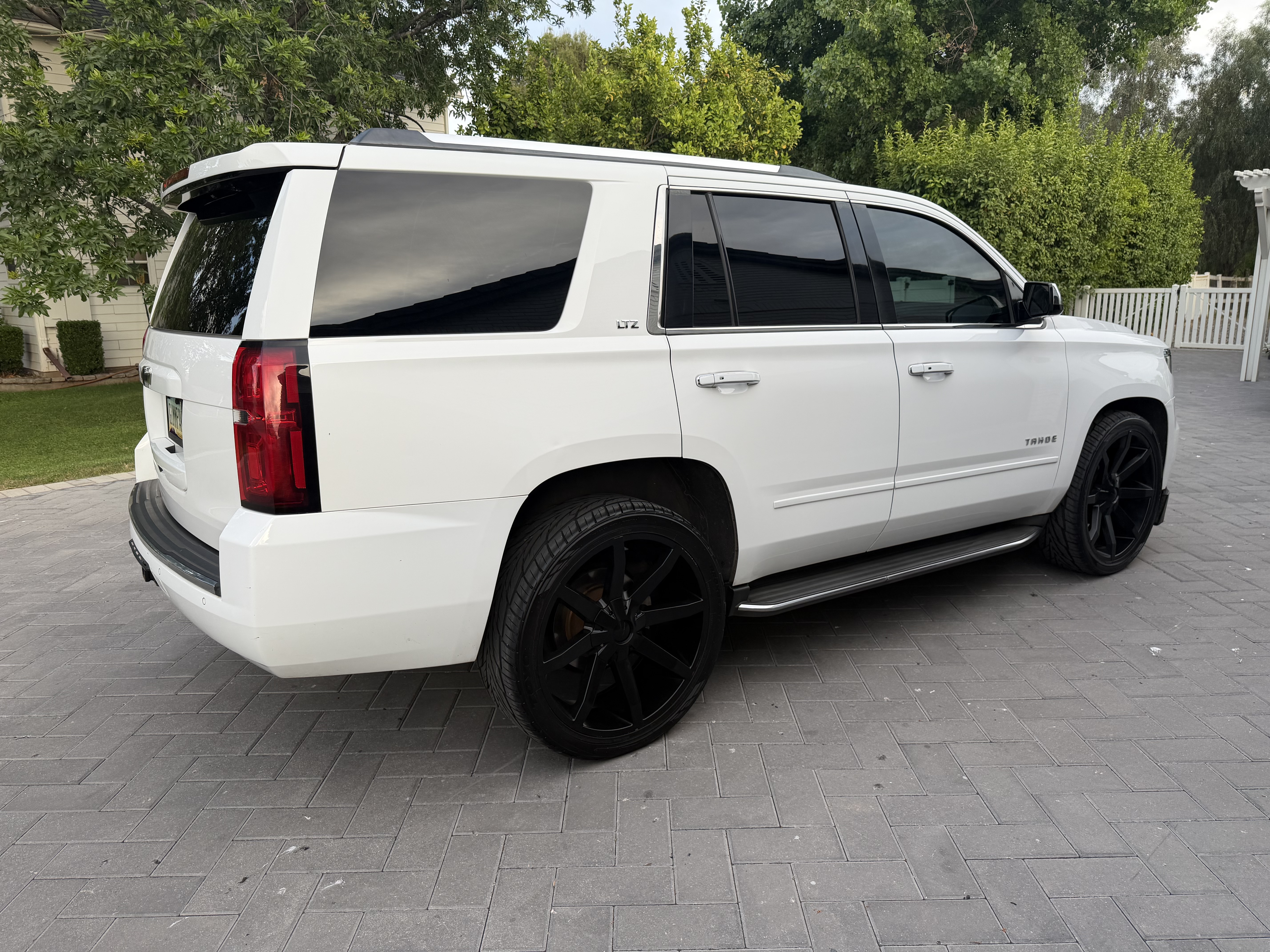 Used 2015 Chevrolet Tahoe LTZ RWD image 10