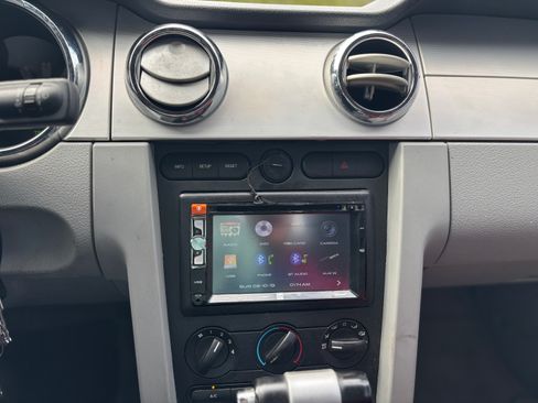 Used 2006 Ford Mustang Coupe image 14