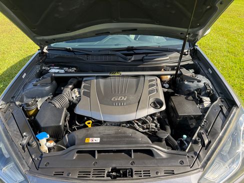 Used 2015 Hyundai Genesis 3.8 image 11