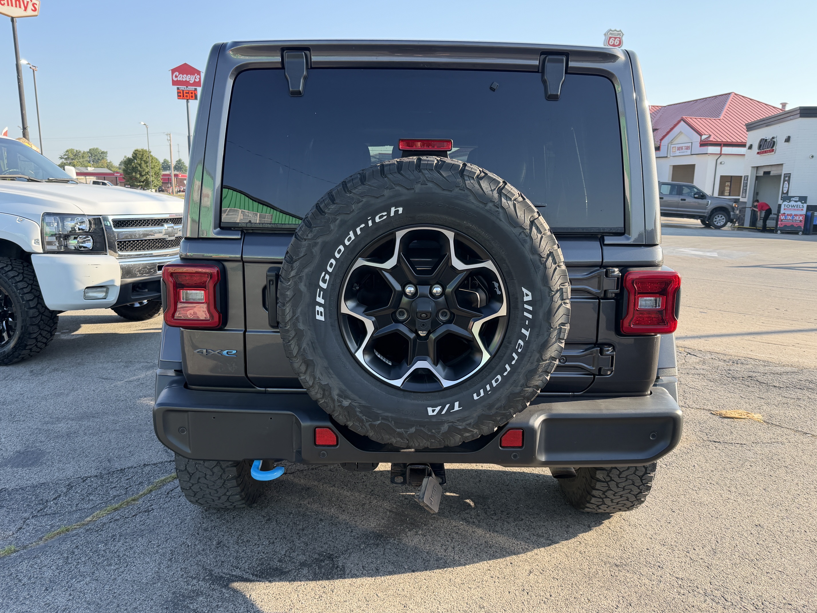 Used 2021 Jeep Wrangler Unlimited Rubicon 4xe w/ Cold Weather Group AWD/4WD image 8