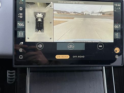 Used 2025 Land Rover Range Rover Evoque Dynamic SE image 15