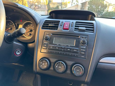 Used 2014 Subaru Crosstrek 2.0i Premium image 16