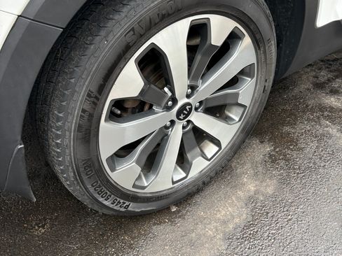 Used 2020 Kia Telluride S w/ S 8 Passenger Seating Package image 11