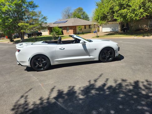 Used 2018 Chevrolet Camaro SS image 5