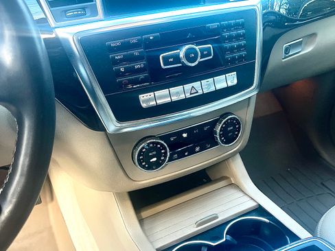 Used 2013 Mercedes-Benz ML 350 4MATIC image 9