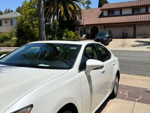 Used 2013 Lexus ES 350 w/ Premium Pkg FWD image 1