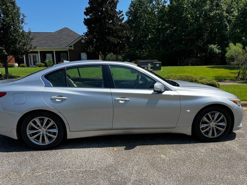 Used 2014 INFINITI Q50 Premium w/ Navigation Package RWD image 2
