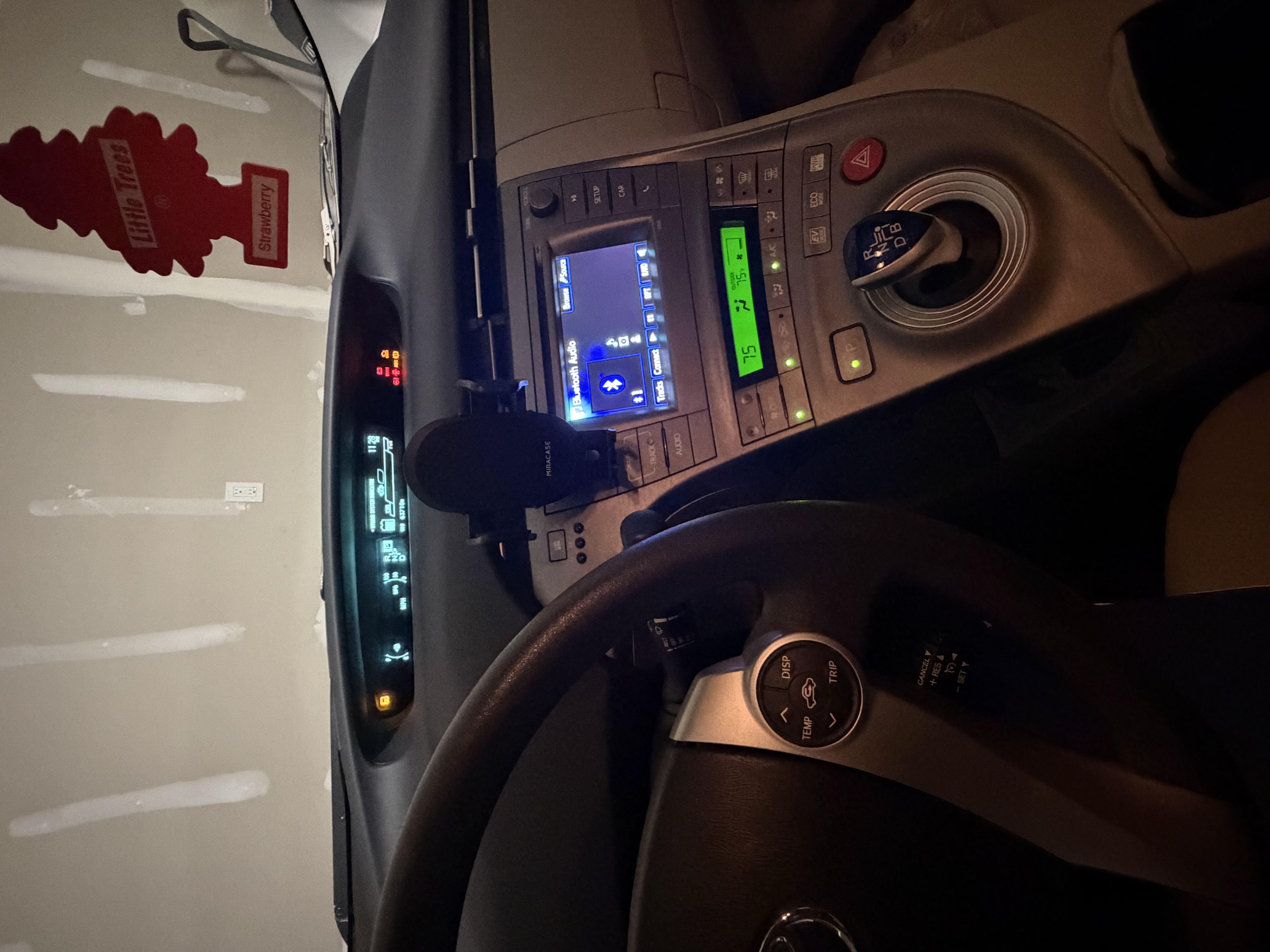 Used 2015 Toyota Prius Two FWD image 6