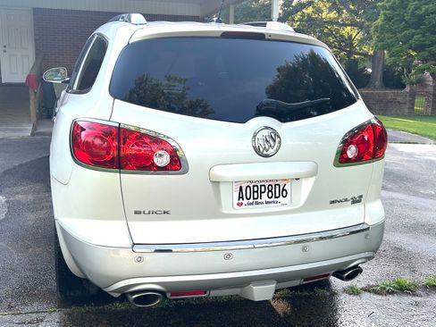 Used 2011 Buick Enclave CXL w/ Trailering Provision Package FWD image 6