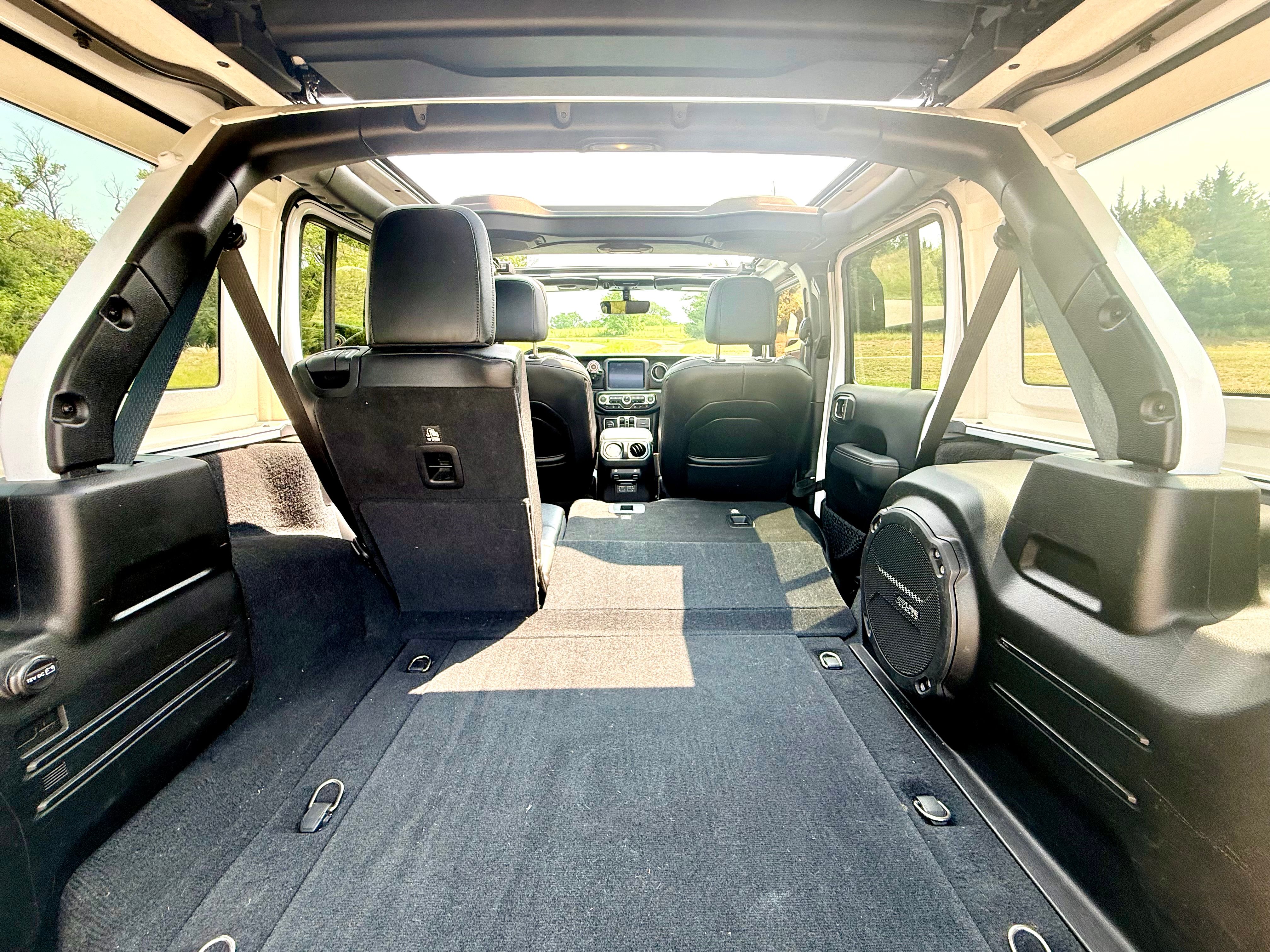 Used 2018 Jeep Wrangler Unlimited Sahara AWD/4WD image 13