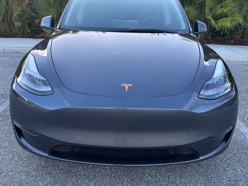Used 2021 Tesla Model Y Performance image 5