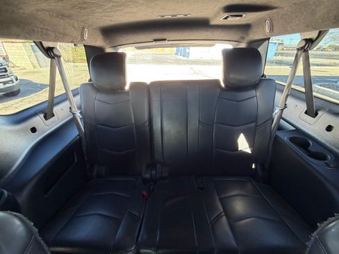 Used 2019 Cadillac Escalade ESV Platinum image 13