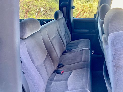 Used 2004 GMC Sierra 2500 SLE w/ Heavy-Duty Power Package AWD/4WD image 6
