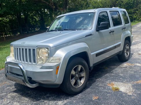Used 2008 Jeep Liberty Sport image 12
